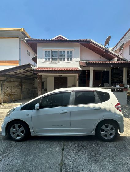 Honda Jazz 2008 1.5 V i-VTEC Sedan เบนซิน เกียร์อัตโนมัติ ขาว รูปที่ 4