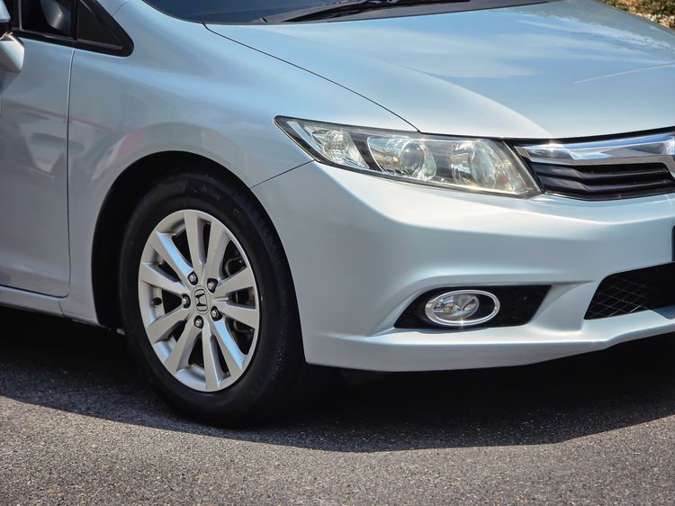 Honda Civic 2013 1.8 E i-VTEC Sedan เบนซิน ไม่ติดแก๊ส เกียร์อัตโนมัติ เทา รูปที่ 4