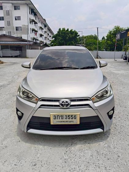 รถ Toyota Yaris 1.2 G สี บรอนซ์เงิน
