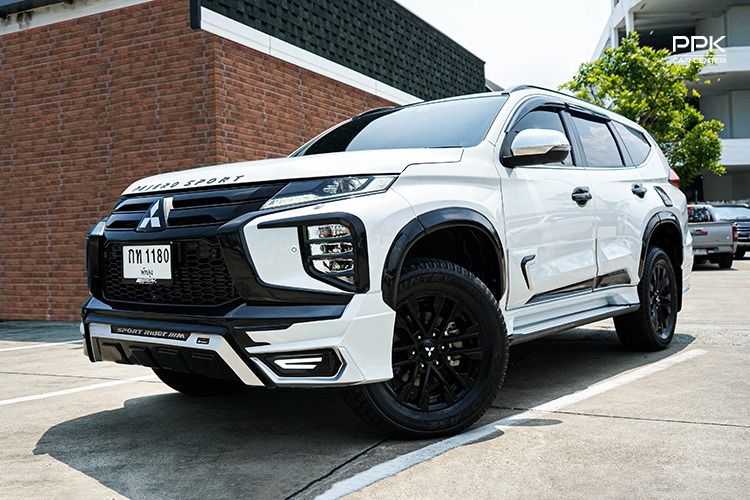 รถ Mitsubishi Pajero Sport 2.4  GT Premium Elite Edition  2WD สี ขาว