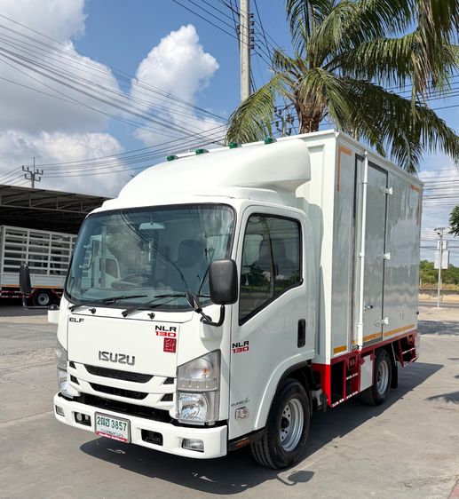  รถ SUZU NLR 130 แรง ปี 2563  รถห้างแท้ ( 4 ￼ล้อไม่ติดเวลา) ตู้ 3 บาน  ยาว 3.10  กว้าง 1.85 ม. รถสวย มือเดียว รูปที่ 4