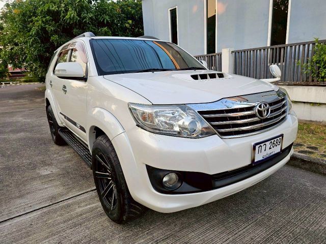 Toyota Fortuner 2012 3.0 V Utility-car ดีเซล ไม่ติดแก๊ส เกียร์อัตโนมัติ ขาว