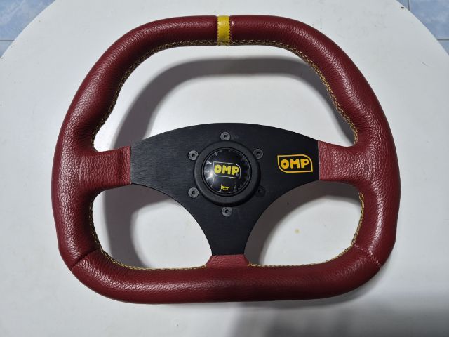 พวงมาลัย OMP แท้ สภาพสวย ครบชุด แถมคอถอดให้ด้วย สนใจ 084-3933278