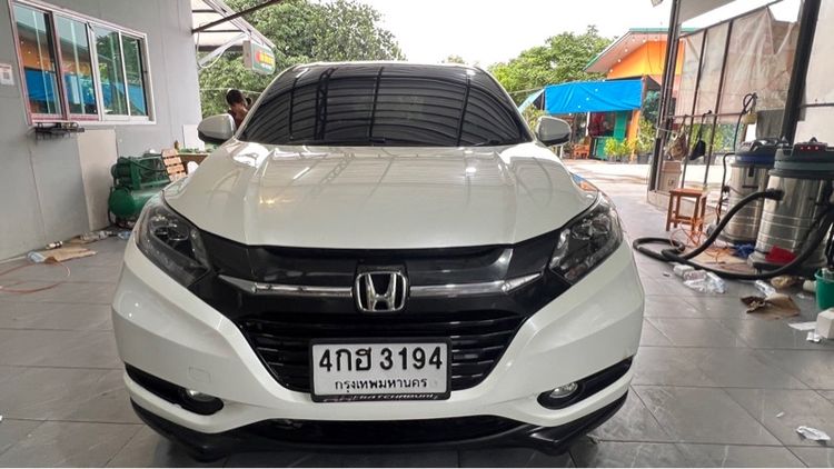 รถ Honda HR-V 1.8 E สี ขาว