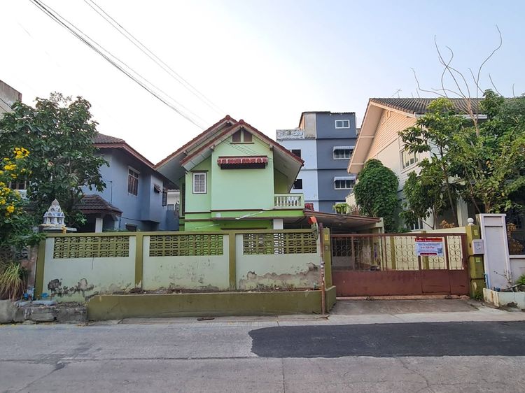 🔥 ขาย Single House Phraya Suren 13 บ้านเดี่ยว พระยาสุเรนทร์ 13  ✅   ทำเลพระยาสุเรนทร์ 13 ใกล้รถไฟฟ้าสายสีชมพูเพียง 5 นาที
