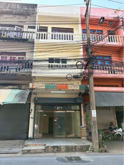 อาคารพาณิชย์ 3.5 ชั้น