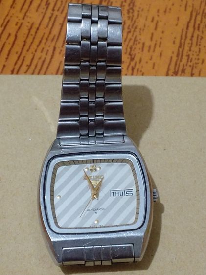 สแตนเลส เงิน Seiko 5 Vintage TV Screen" หน้าลายทาง (Linen Dial) ปี 1977 สภาพสวยเดิม All Original