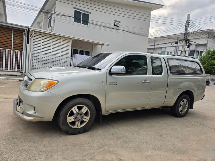 รถ Toyota Hilux Vigo 3.0 G สี ทอง