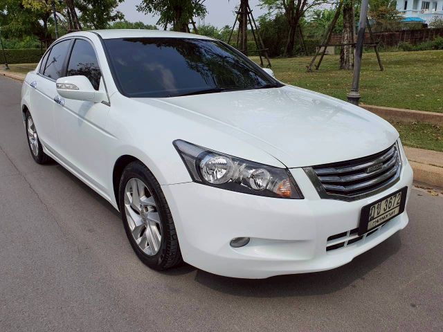 รถ Honda Accord 2.0 EL สี ขาว