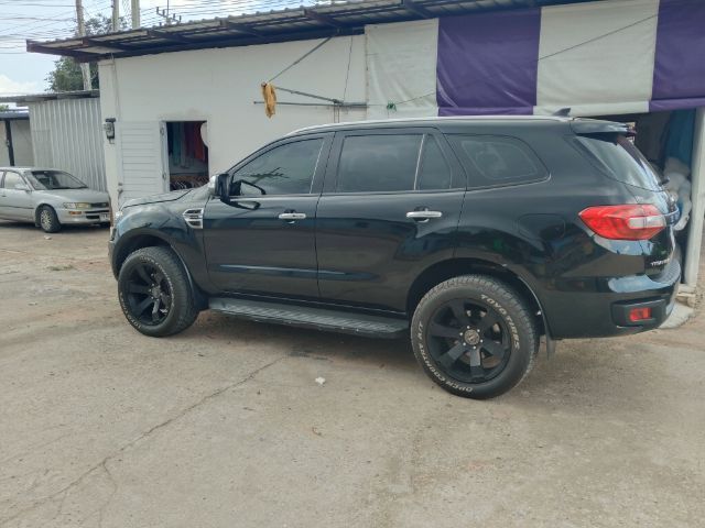 Ford Everest 2018 2.2 Titanium Utility-car ดีเซล ไม่ติดแก๊ส เกียร์อัตโนมัติ ดำ