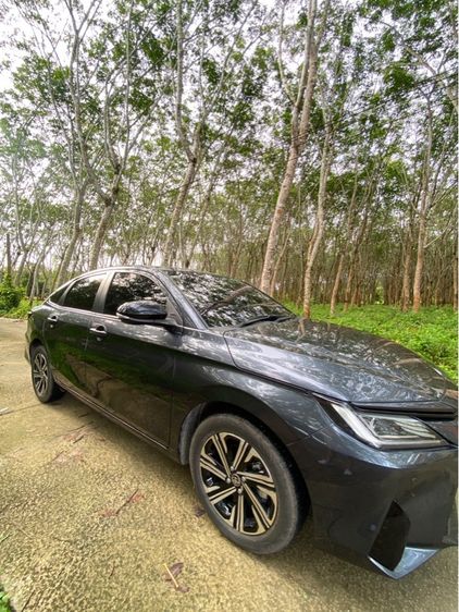 Toyota Yaris ATIV 2024 1.2 Premium Luxury Sedan เบนซิน ไม่ติดแก๊ส เกียร์อัตโนมัติ เทา รูปที่ 3