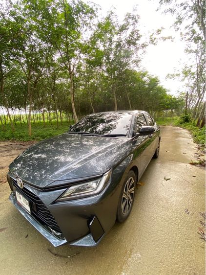 Toyota Yaris ATIV 2024 1.2 Premium Luxury Sedan เบนซิน ไม่ติดแก๊ส เกียร์อัตโนมัติ เทา รูปที่ 2