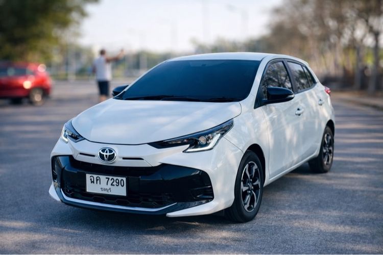 Toyota Yaris 2023 1.2 Smart Sedan เบนซิน เกียร์อัตโนมัติ ขาว รูปที่ 3