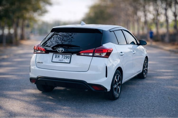 Toyota Yaris 2023 1.2 Smart Sedan เบนซิน เกียร์อัตโนมัติ ขาว รูปที่ 4
