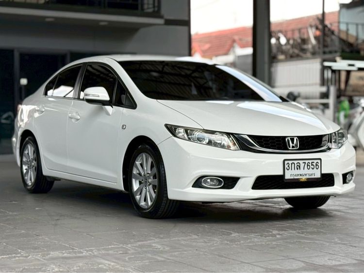 Honda Civic 2013 1.8 E i-VTEC Sedan เบนซิน ไม่ติดแก๊ส เกียร์อัตโนมัติ ขาว รูปที่ 2