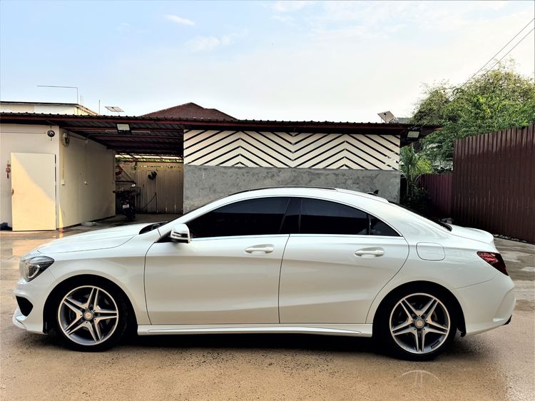 Mercedes-Benz CLA-Class 2014 CLA250 AMG Sedan เบนซิน ไม่ติดแก๊ส เกียร์อัตโนมัติ ขาว รูปที่ 4