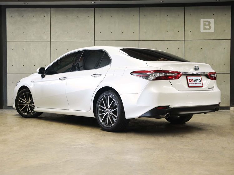 Toyota Camry 2022 2.5 HEV Premium Sedan ไฮบริด ไม่ติดแก๊ส เกียร์อัตโนมัติ ขาว รูปที่ 4