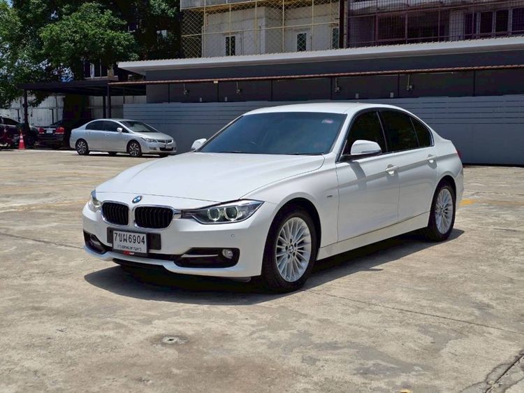 BMW Series 3 2016 320i เบนซิน เกียร์อัตโนมัติ ขาว รูปที่ 3