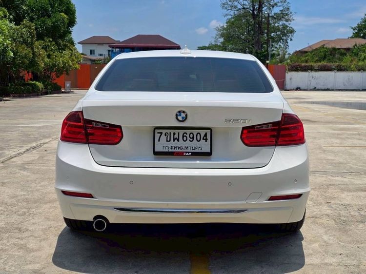 BMW Series 3 2016 320i เบนซิน เกียร์อัตโนมัติ ขาว รูปที่ 2