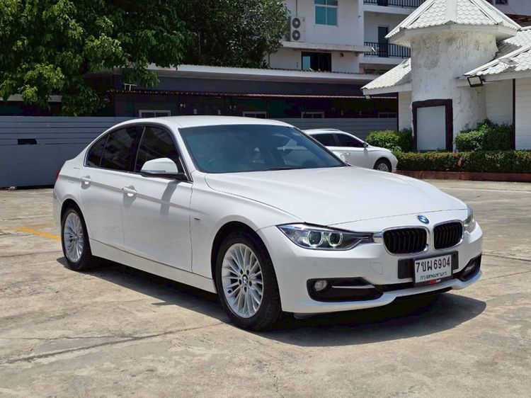 BMW Series 3 2016 320i เบนซิน เกียร์อัตโนมัติ ขาว รูปที่ 4