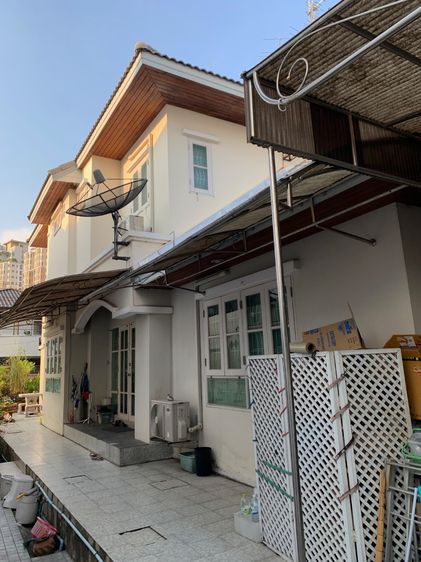 ตกแต่งครบ สร้างเสร็จก่อน 2010 ให้เช่า บ้าน 2 ชั้น 49 ตรว. 4 ห้องนอน 5 ห้องน้ำ พร้อมเข้าอยู่ รูปที่ 3