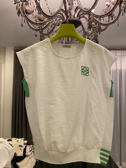 โลเอเว่ เสื้อแขนล้ำ สภาพใหม่