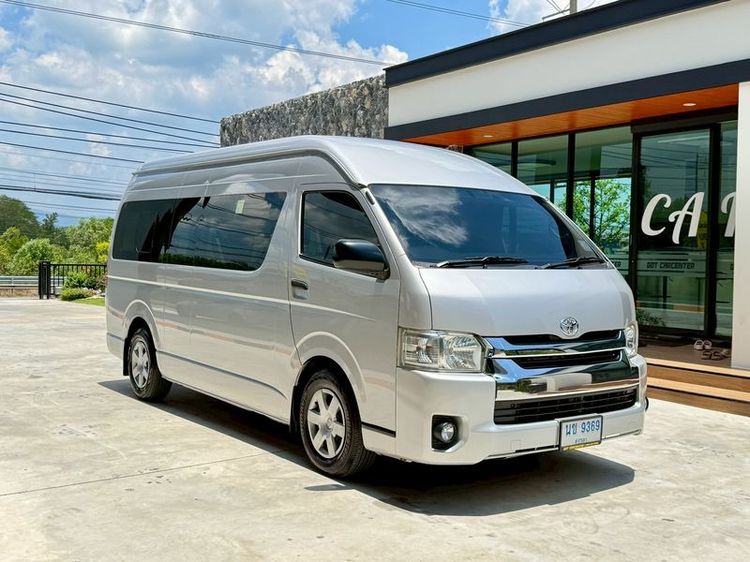 Toyota Commuter 2019 3.0 Van ดีเซล ไม่ติดแก๊ส เกียร์ธรรมดา บรอนซ์เงิน รูปที่ 3