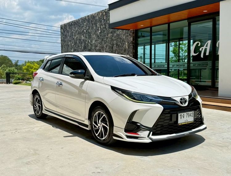 Toyota Yaris 2021 1.2 Sport Sedan เบนซิน ไม่ติดแก๊ส เกียร์อัตโนมัติ ขาว รูปที่ 3
