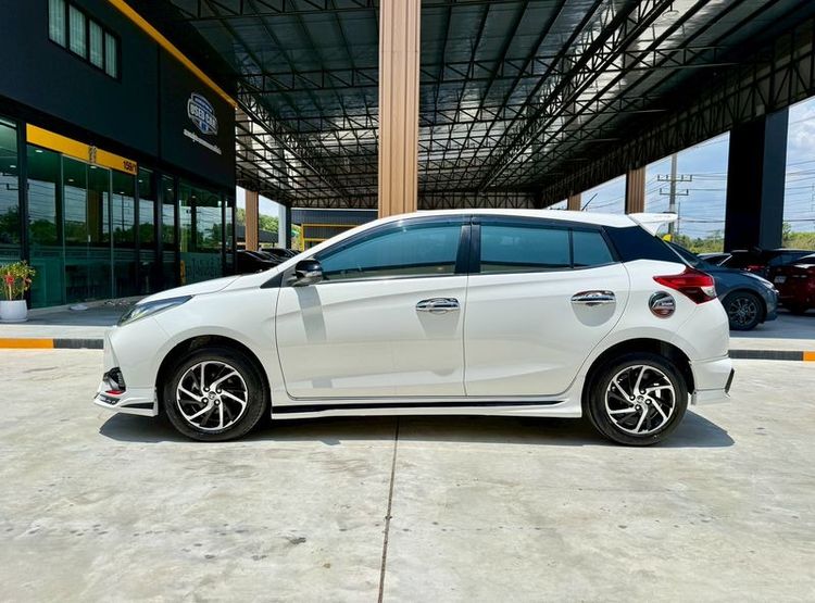 Toyota Yaris 2021 1.2 Sport Sedan เบนซิน ไม่ติดแก๊ส เกียร์อัตโนมัติ ขาว รูปที่ 4