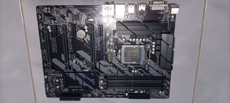 ยี่ห้ออื่นๆ อื่นๆ เมนบอร์ด Gigabyte Z370 HD3