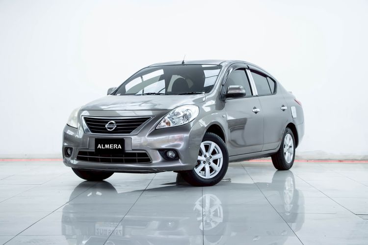 รถ Nissan Almera 1.2 V สี น้ำตาล
