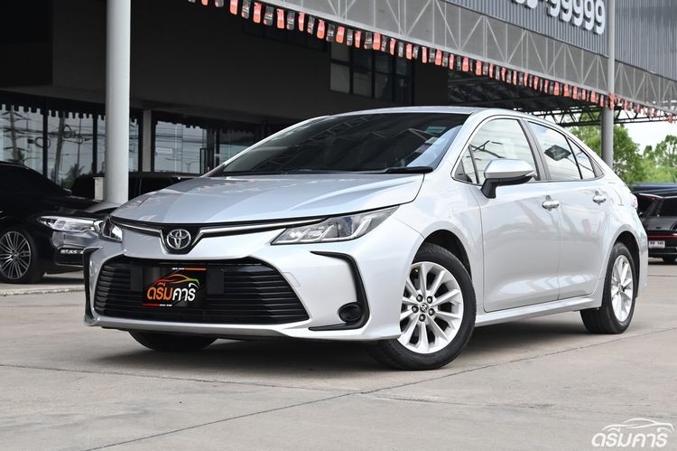 รถ Toyota Altis 1.6 G สี บรอนซ์เงิน