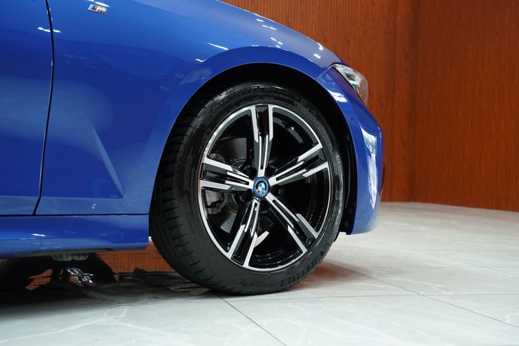 BMW Series 3 2020 320d Sedan ดีเซล เกียร์อัตโนมัติ น้ำเงิน รูปที่ 4