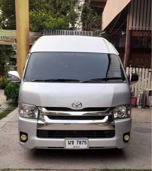 รถ Toyota Commuter 2.5 สี เทา
