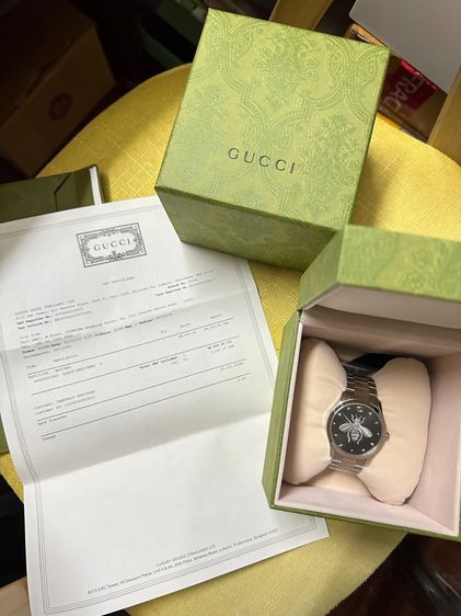 Gucci G-Timeless Bee watch 38mm.