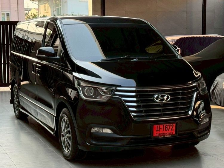Hyundai H-1  2018 2.5 Elite Van ดีเซล ไม่ติดแก๊ส เกียร์อัตโนมัติ ดำ รูปที่ 2