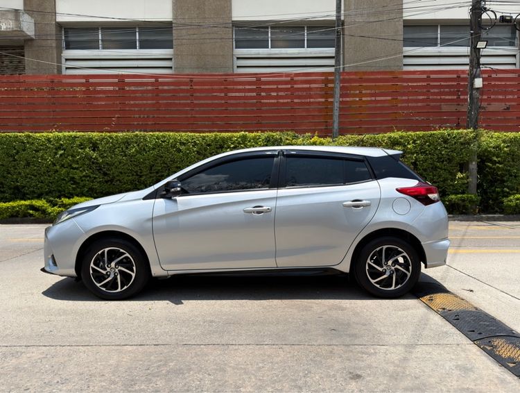 Toyota Yaris 2021 1.2 Sport Sedan เบนซิน ไม่ติดแก๊ส เกียร์อัตโนมัติ เทา รูปที่ 4