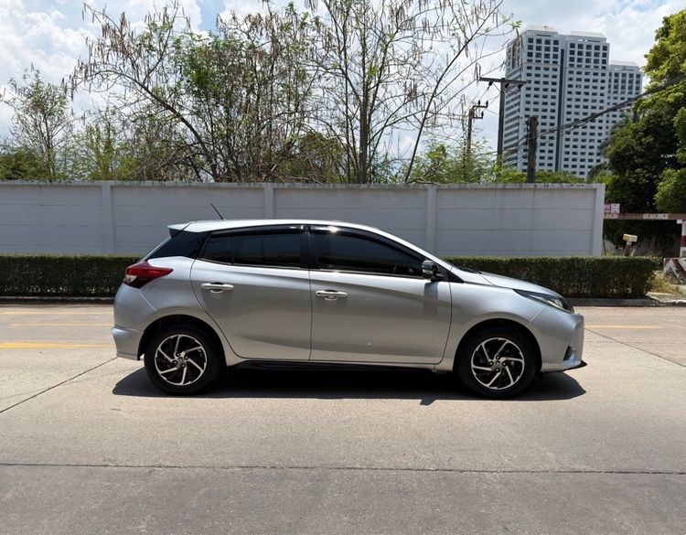 Toyota Yaris 2021 1.2 Sport Sedan เบนซิน ไม่ติดแก๊ส เกียร์อัตโนมัติ เทา รูปที่ 3