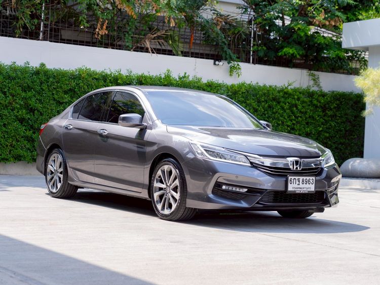 รถ Honda Accord 2.0 EL สี เทา