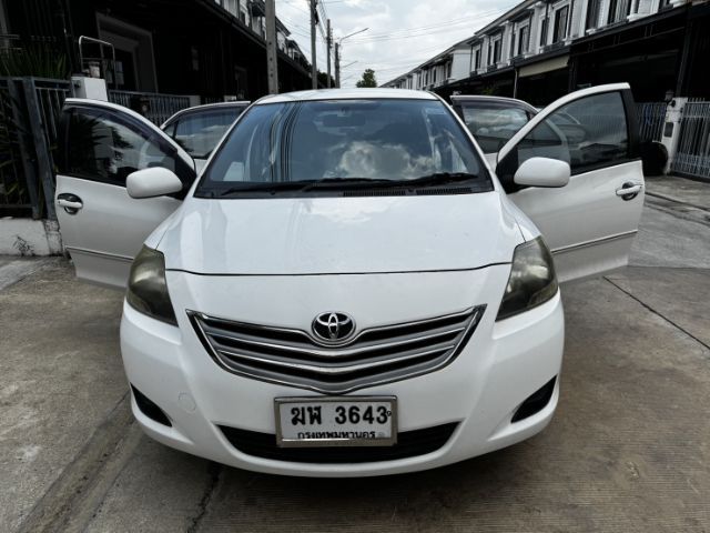 รถ Toyota Vios 1.5 E สี ขาว