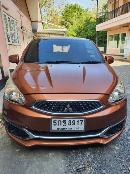 รถ Mitsubishi Mirage 1.2 GLX สี ส้ม