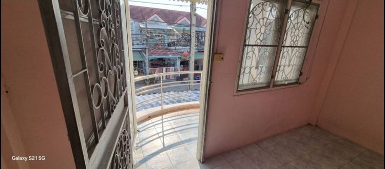 ให้เข่าบ้าน ทาว์นเฮาส์ 2 ชั้น  2 ห้องนอน  2 ห้องน้า  มีแอร์  1  ,ตัว  หมู่ย้านเฟื่องฟ้า 10  ซอยมังกร ขันดี  อยู่ถนนเมน อยู่ใกล้ป้อมยาม 100 ม