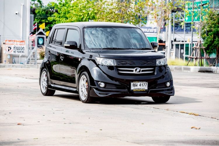 รถ Toyota BB 1.5 Z สี ดำ