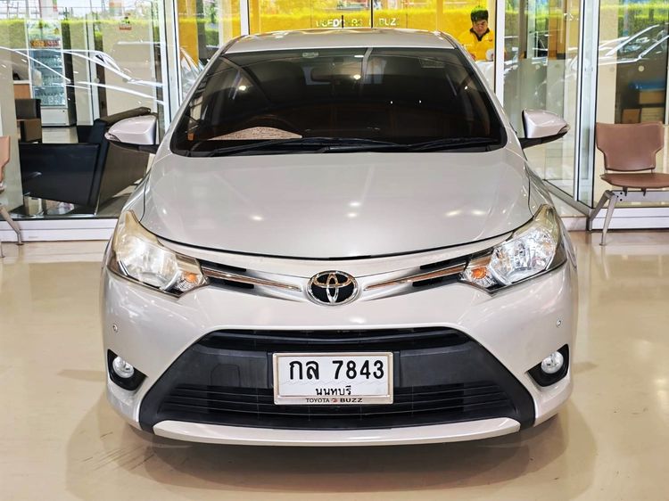 รถ Toyota Vios 1.5 E สี บรอนซ์เงิน