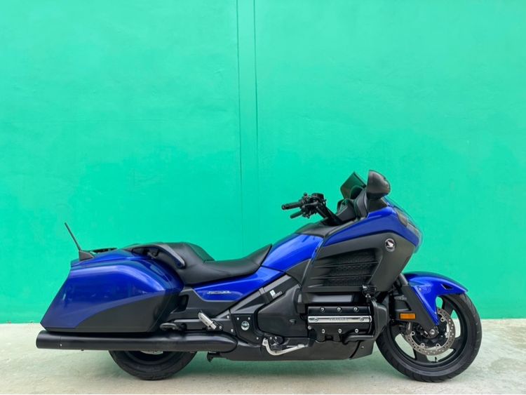 Honda GoldWing  F6B  ปี16  สีน้ำเงิน 