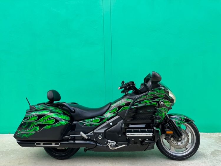 Honda GoldWing  F6B  ปี16จด17  สีเขียวดำ 
