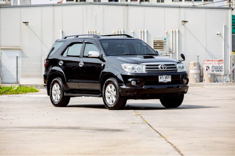 Toyota Fortuner 2011 3.0 V Utility-car ดีเซล ไม่ติดแก๊ส เกียร์อัตโนมัติ ดำ รูปที่ 4