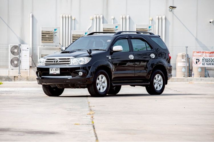 Toyota Fortuner 2011 3.0 V Utility-car ดีเซล ไม่ติดแก๊ส เกียร์อัตโนมัติ ดำ รูปที่ 3