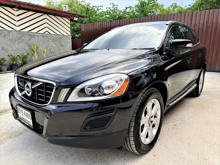 รถ Volvo XC60 2.0 D4 สี ดำ