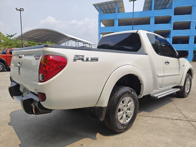 Mitsubishi Triton 2014 2.5 GLS Plus Pickup ดีเซล ไม่ติดแก๊ส เกียร์ธรรมดา ขาว รูปที่ 3
